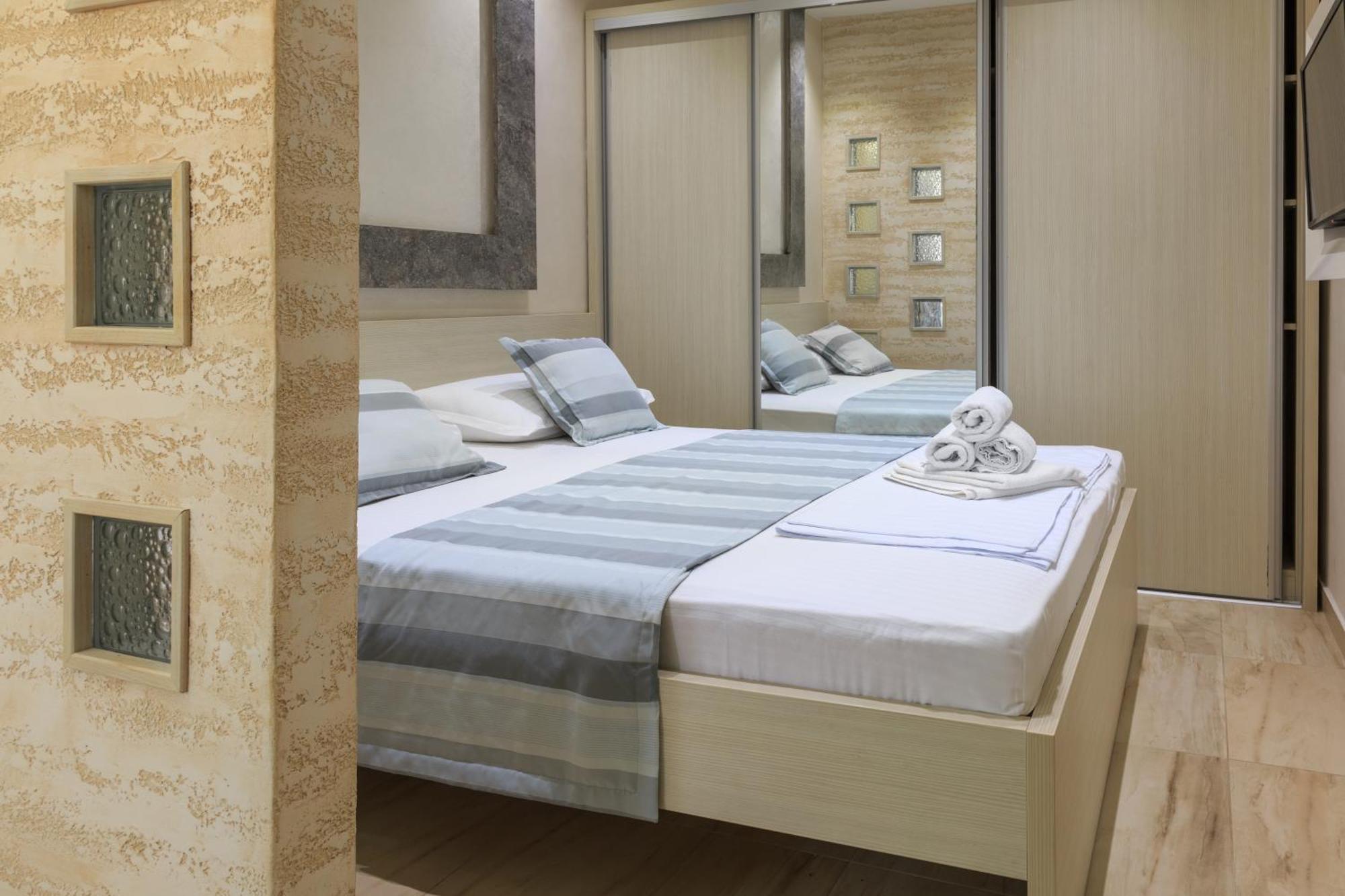 Hotel Maksim Herceg Novi Buitenkant foto