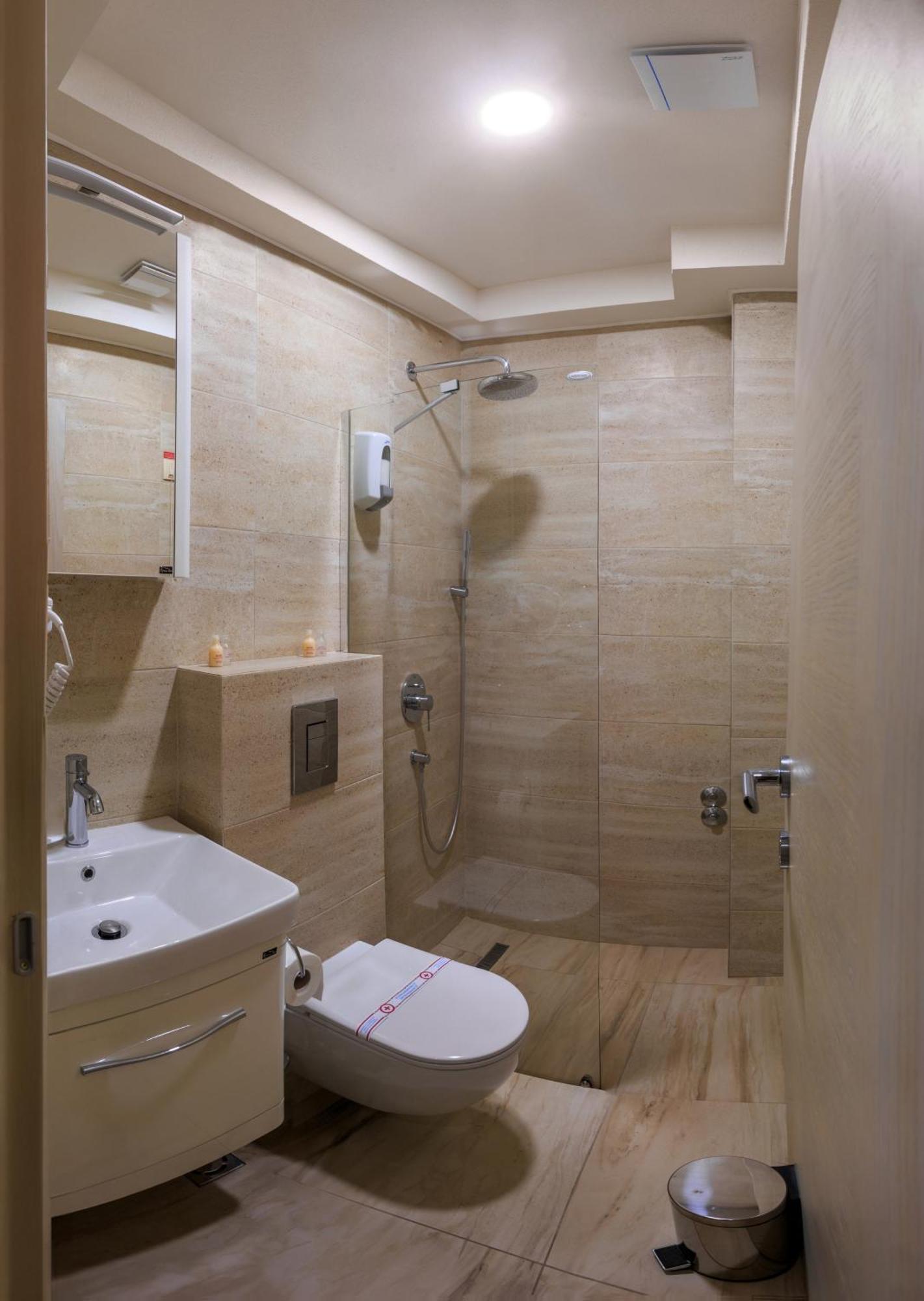 Hotel Maksim Herceg Novi Buitenkant foto