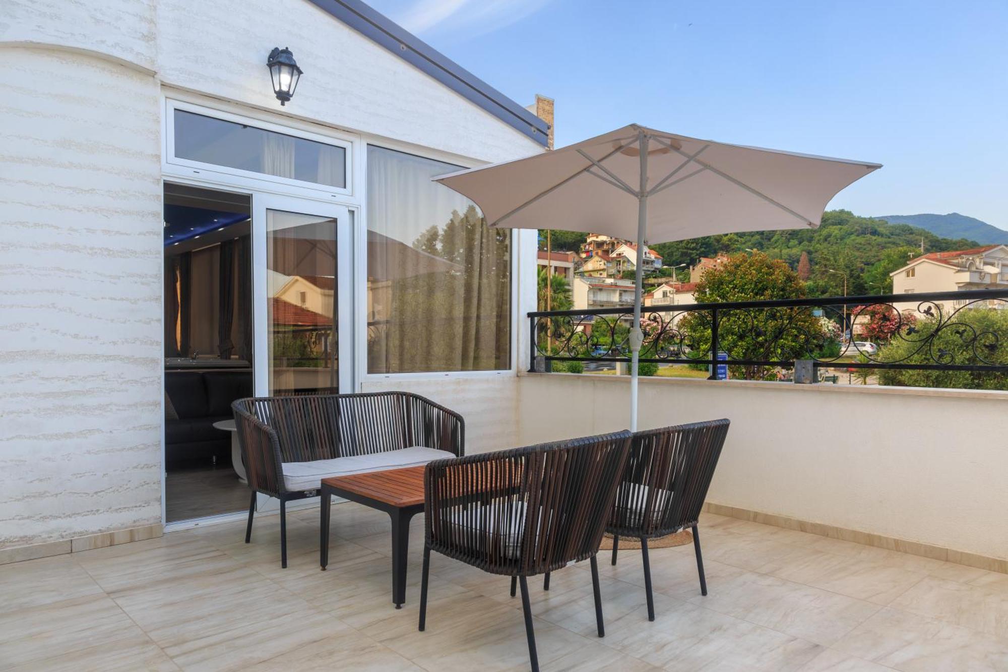Hotel Maksim Herceg Novi Buitenkant foto