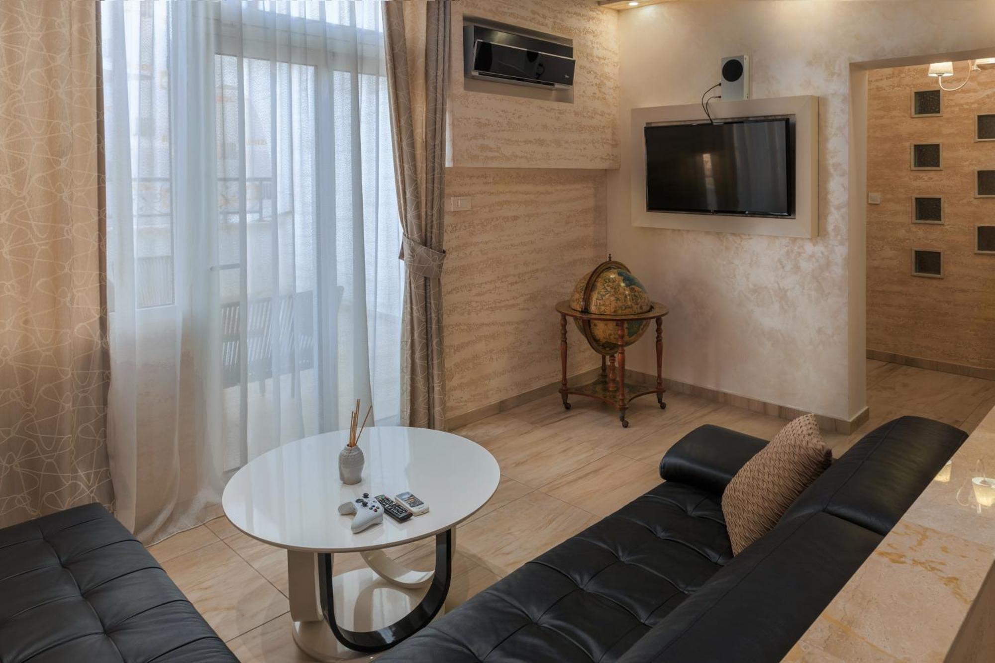 Hotel Maksim Herceg Novi Buitenkant foto