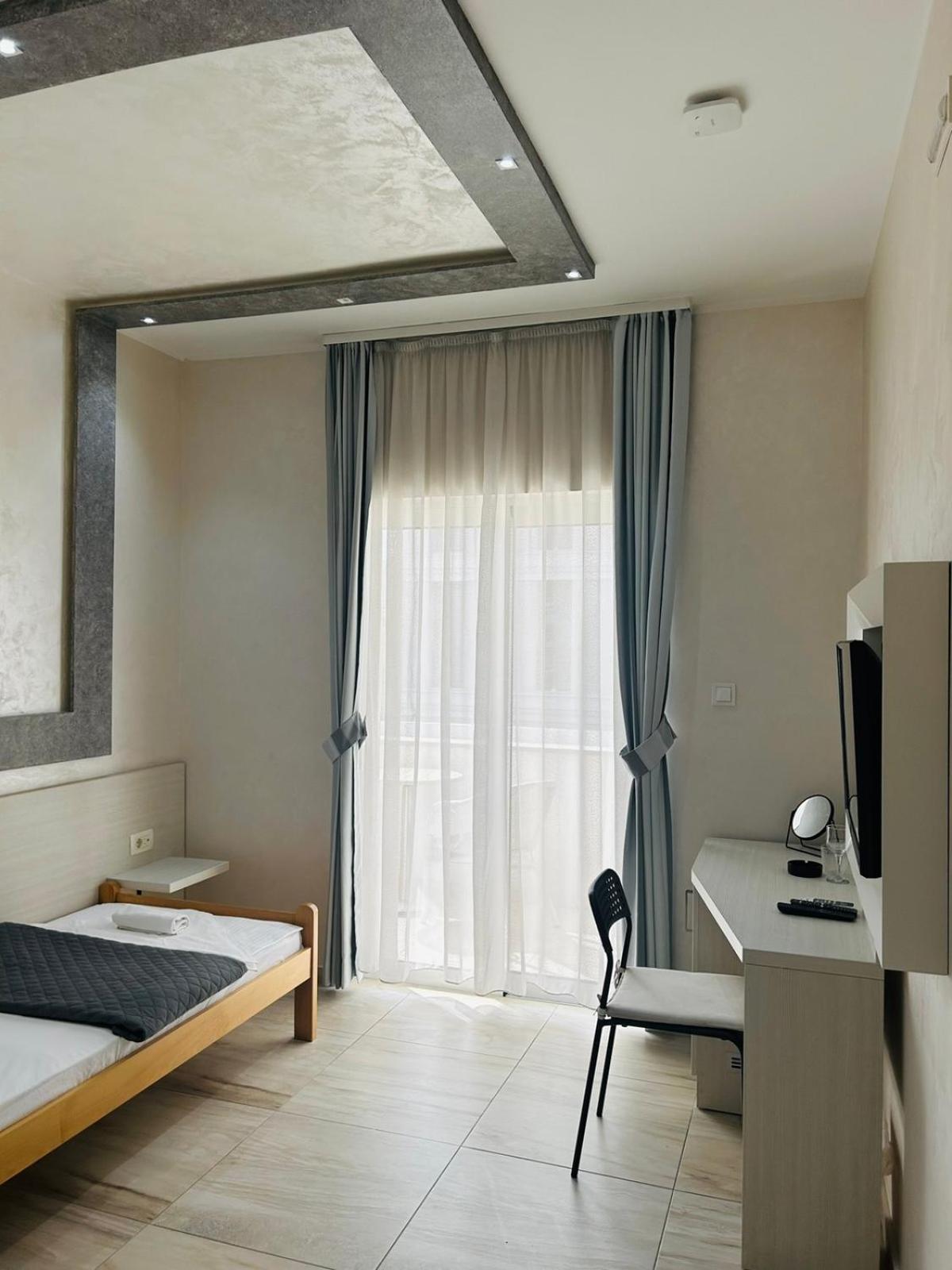 Hotel Maksim Herceg Novi Buitenkant foto